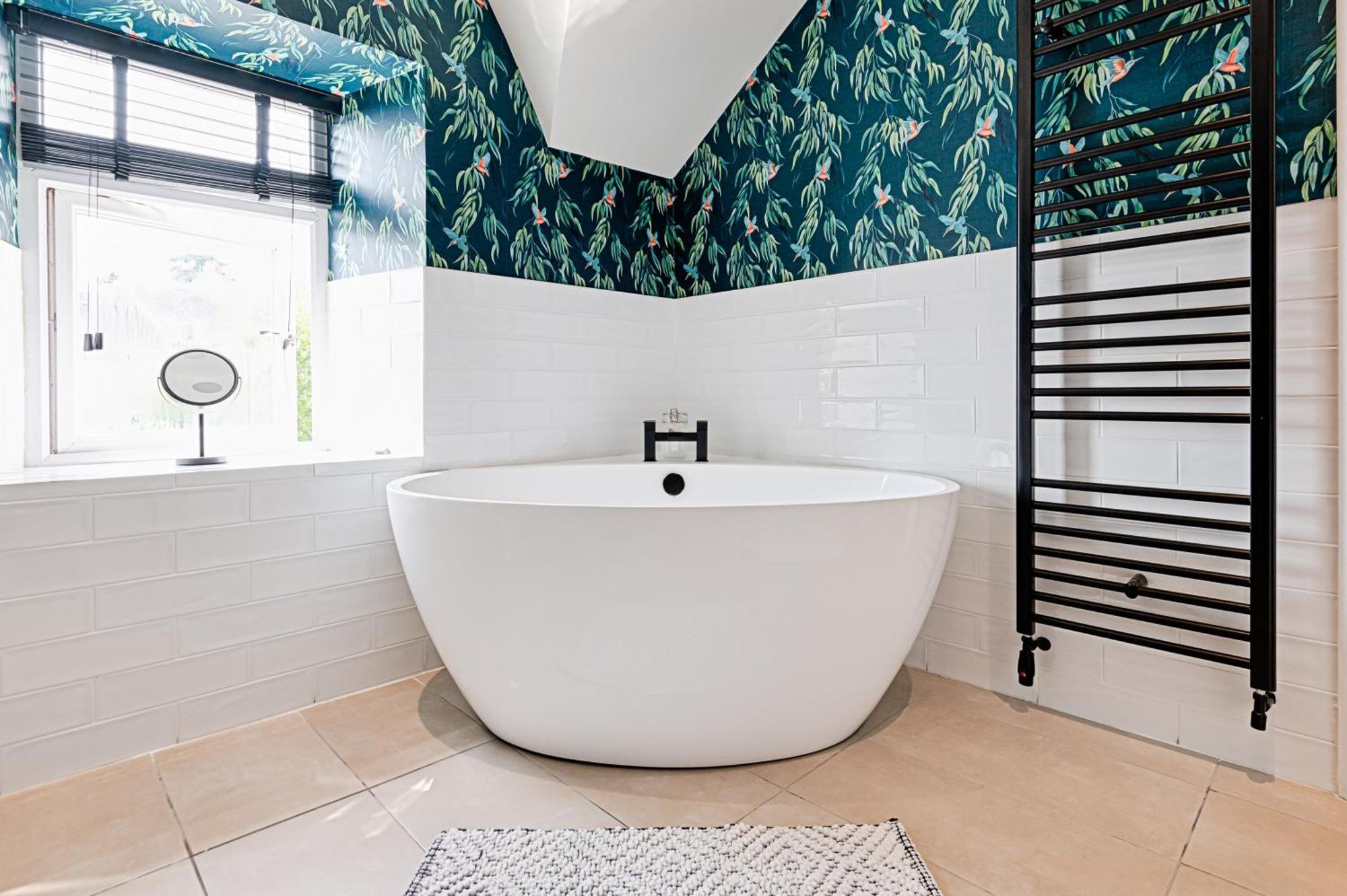 Ty Calon: 1920s Beachside Retreat For Family And Extended Holiday home *