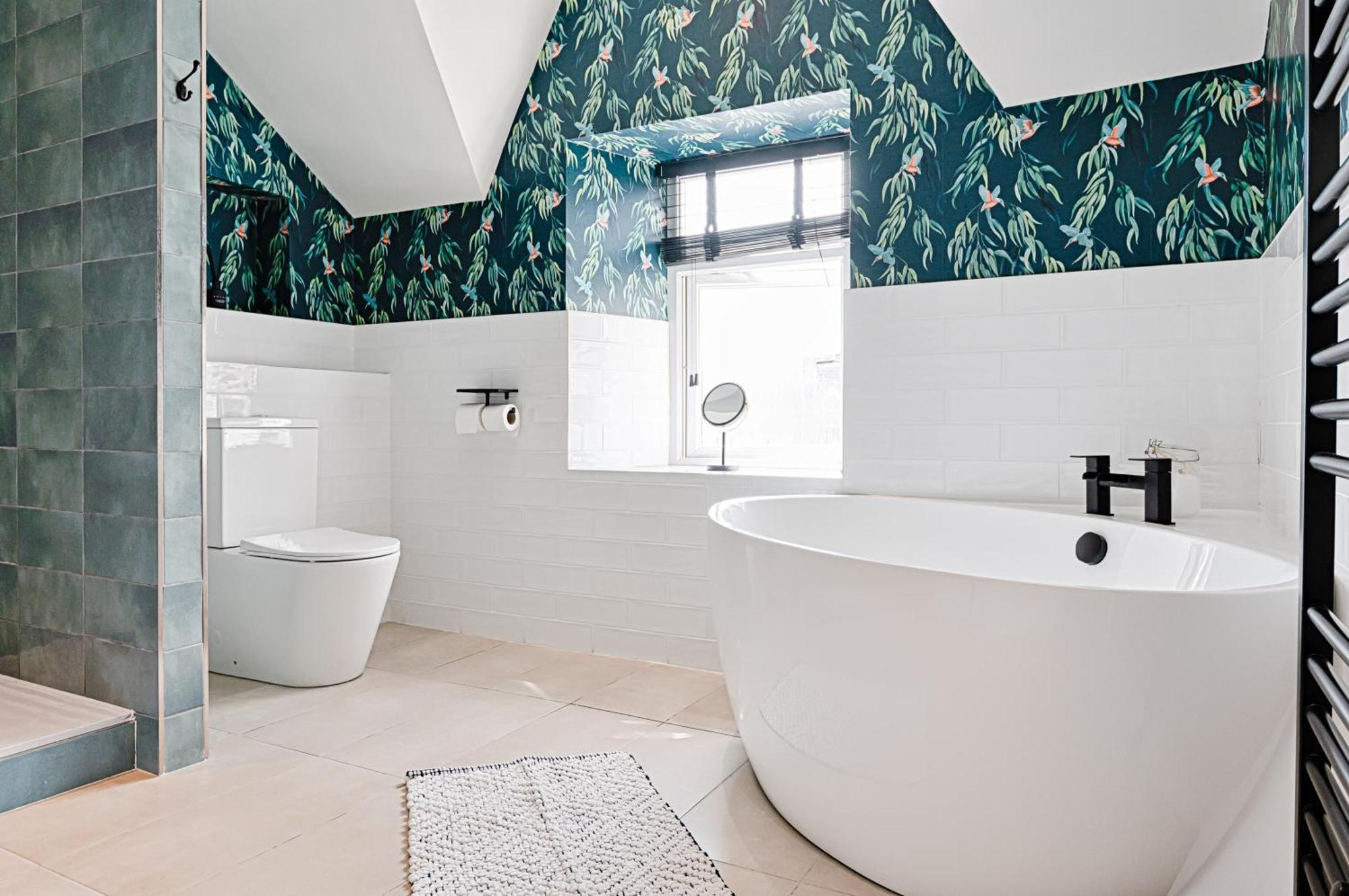 Ty Calon: 1920s Beachside Retreat For Family And Extended * Swansea
