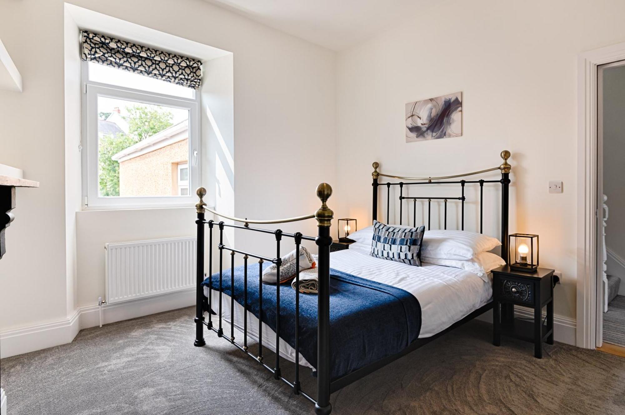 Ty Calon: 1920s Beachside Retreat For Family And Extended Holiday home