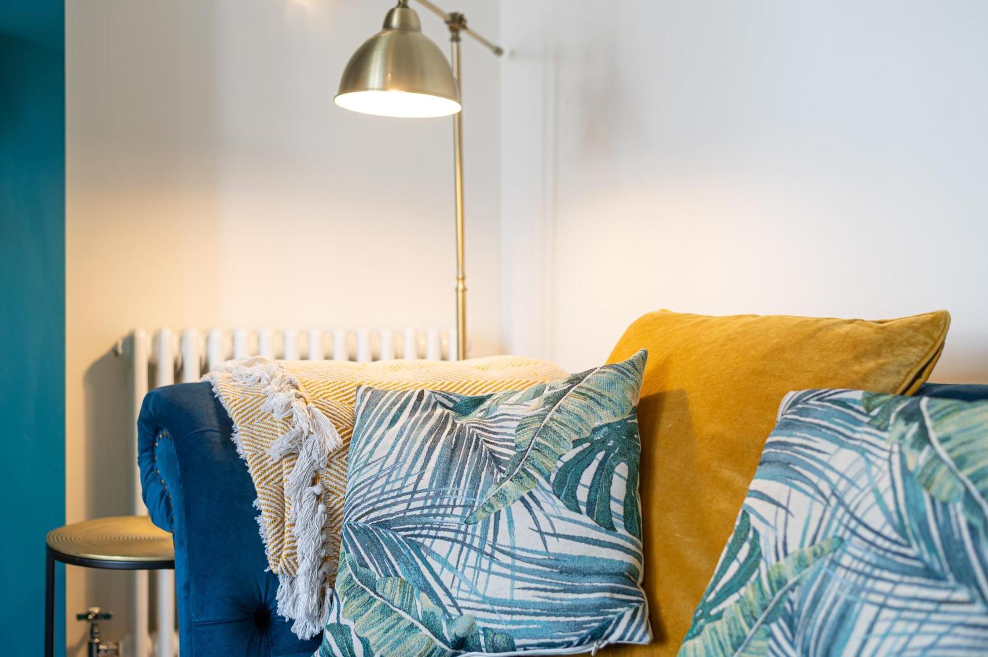 Ty Calon: 1920s Beachside Retreat For Family And Extended Holiday home
