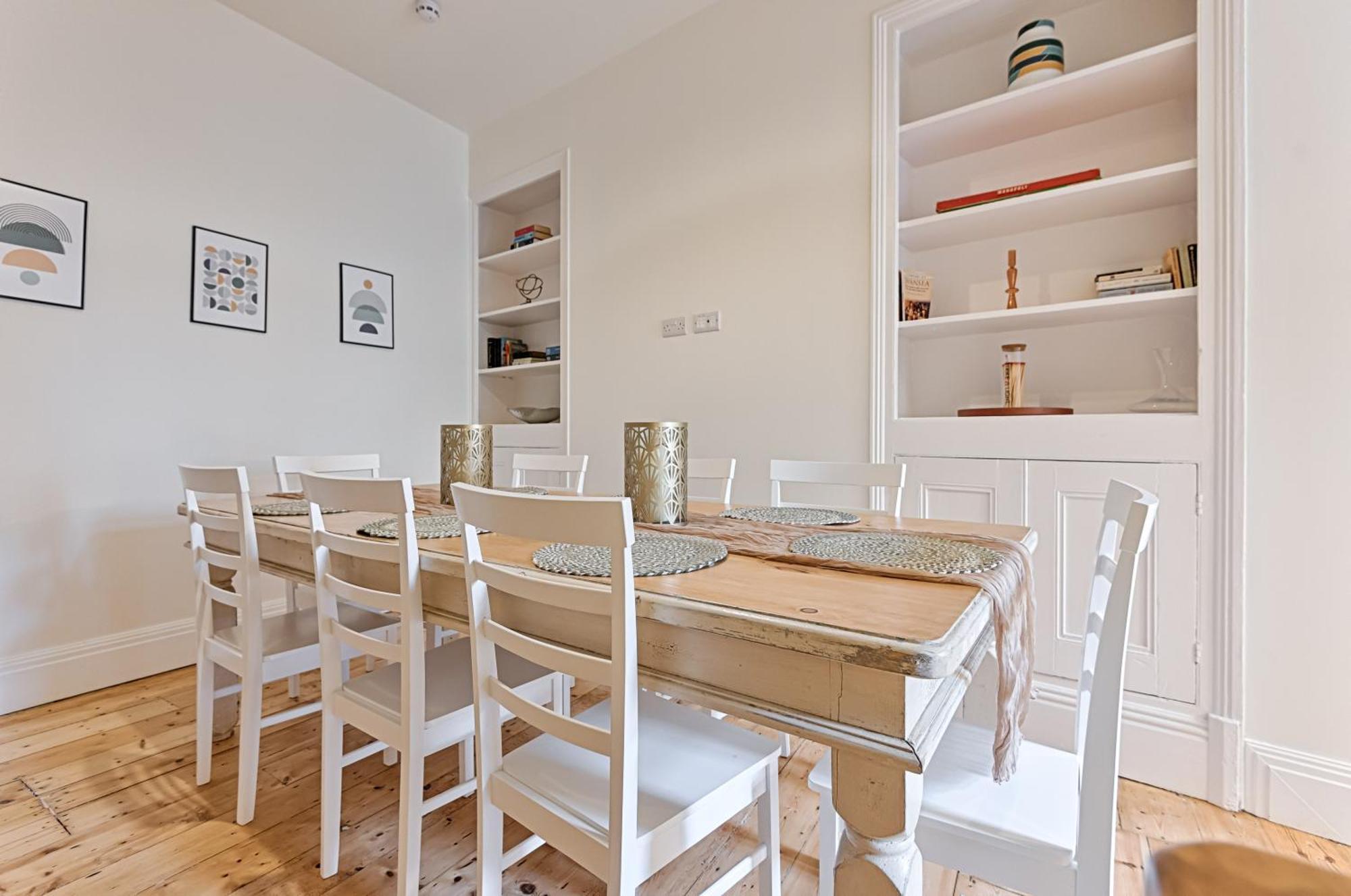 Ty Calon: 1920s Beachside Retreat For Family And Extended Holiday home Swansea